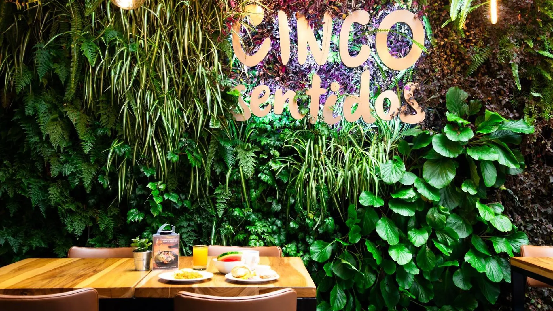 ****  Hotel Finlandia Quito Ecuador